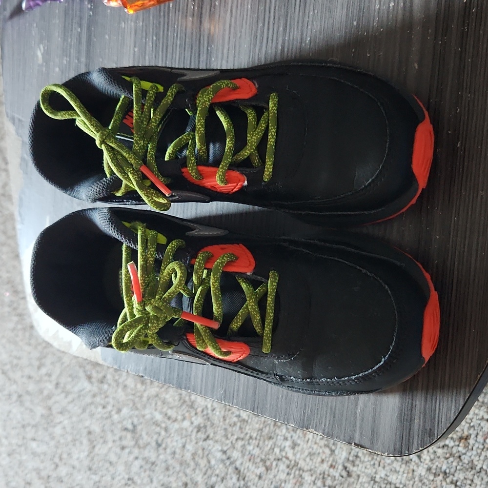 Boy's Nike Air Max (worn a couple of times)